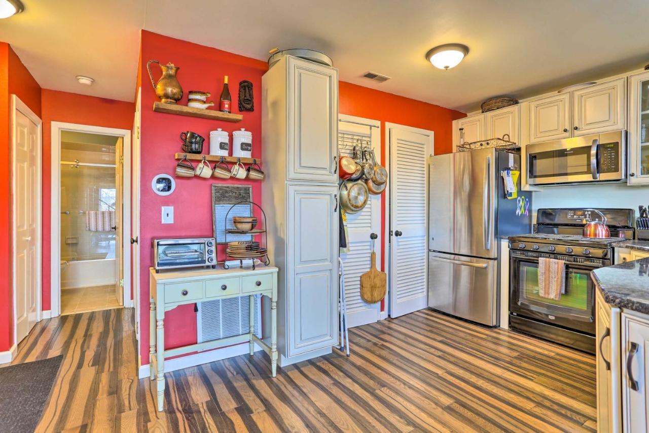 Mountain Creek Condo With Grill Walk To Lifts! Vernon Eksteriør billede