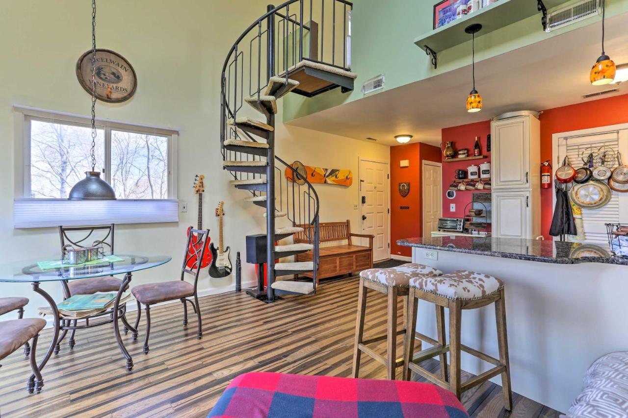 Mountain Creek Condo With Grill Walk To Lifts! Vernon Eksteriør billede