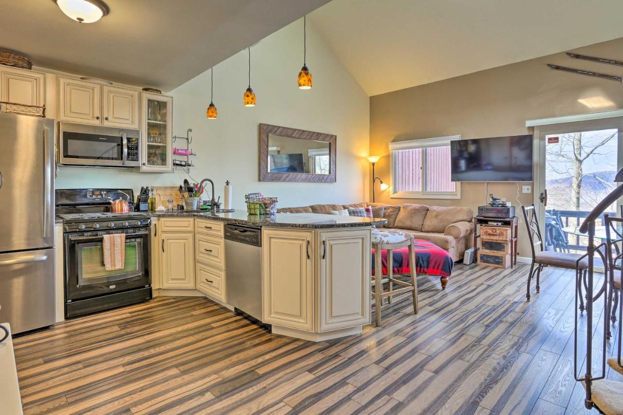 Mountain Creek Condo With Grill Walk To Lifts! Vernon Eksteriør billede